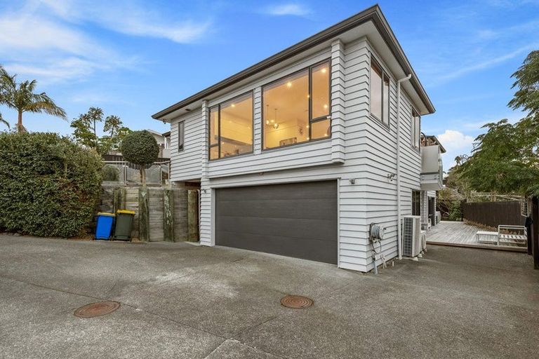 Photo of property in 26a Bernleigh Terrace, West Harbour, Auckland, 0618