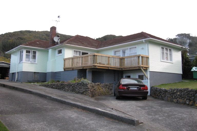Photo of property in 55 Lees Grove, Wainuiomata, Lower Hutt, 5014