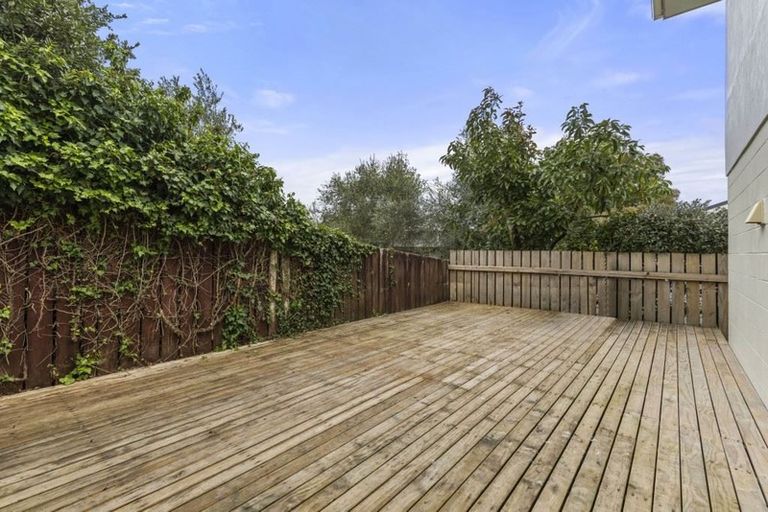 Photo of property in 10 Tamahere Drive, Glenfield, Auckland, 0629