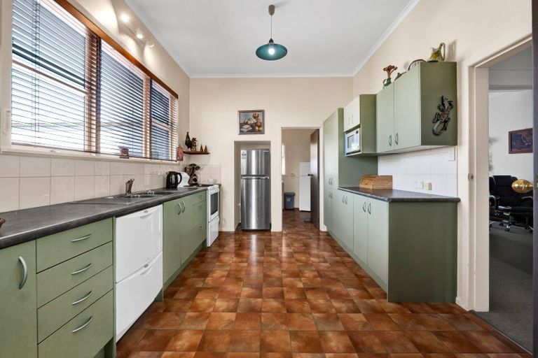 Photo of property in 10 Morrissey Street, Hawera, 4610