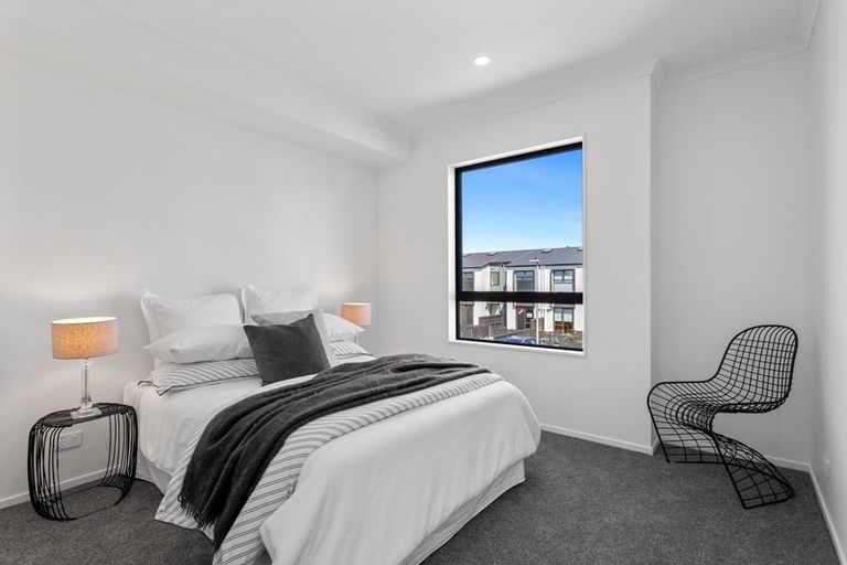 Photo of property in 16 Hema Road, Hobsonville, 0616