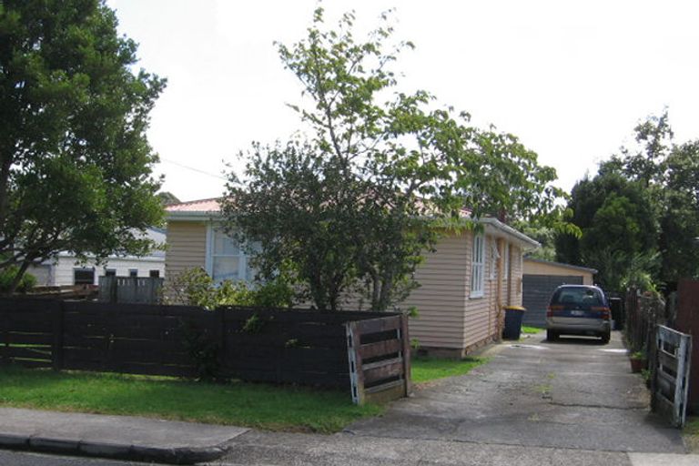 Photo of property in 31 Harrington Road, Henderson, Auckland, 0610