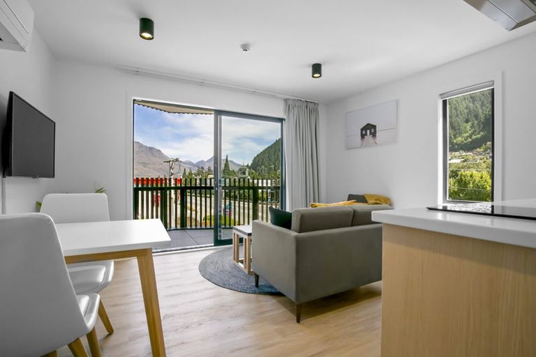 Photo of property in The Alex Apartments, 135u32b Hallenstein Street, Queenstown, 9300