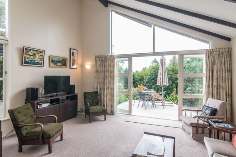 Photo of property in 5 Lesley Grove, Waikanae, 5036