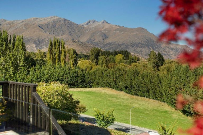 Photo of property in 11 Cotter Avenue, Arrowtown, 9302