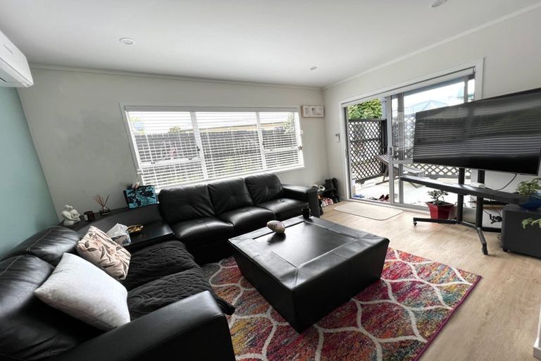 Photo of property in 56 Walworth Avenue, Pakuranga Heights, Auckland, 2010