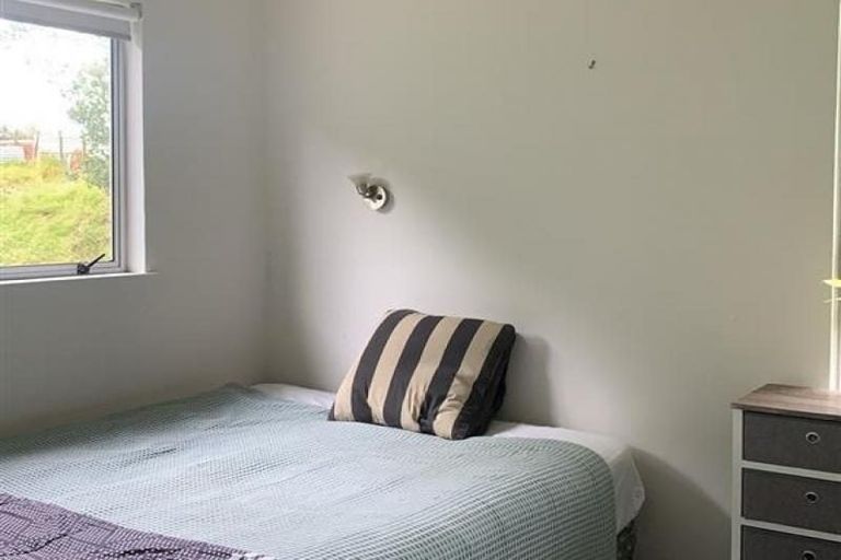 Photo of property in 23 Saint Ives Grove, Whalers Gate, New Plymouth, 4310