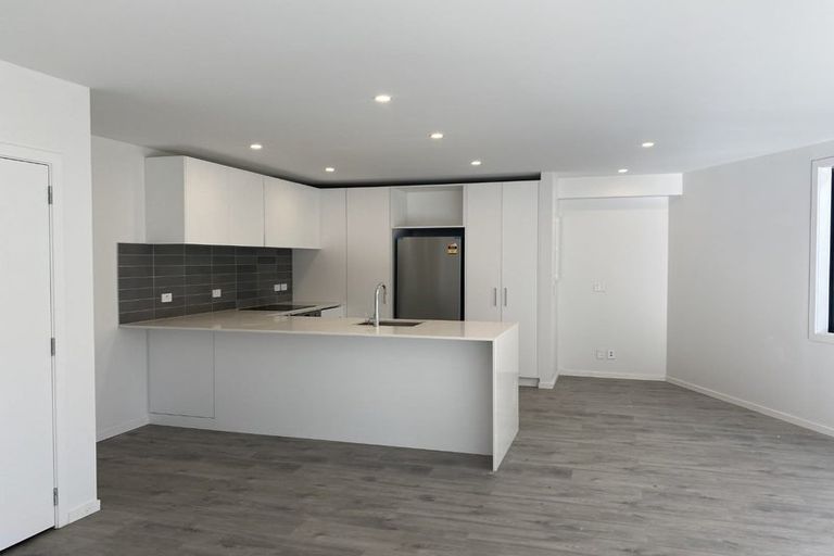 Photo of property in 30 Collins Avenue, Tawa, Wellington, 5028