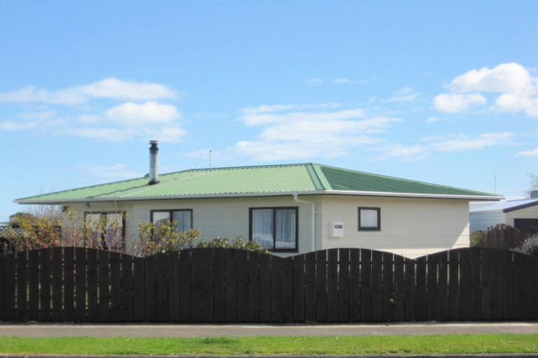 Photo of property in 28 Perth Street, Levin, 5510
