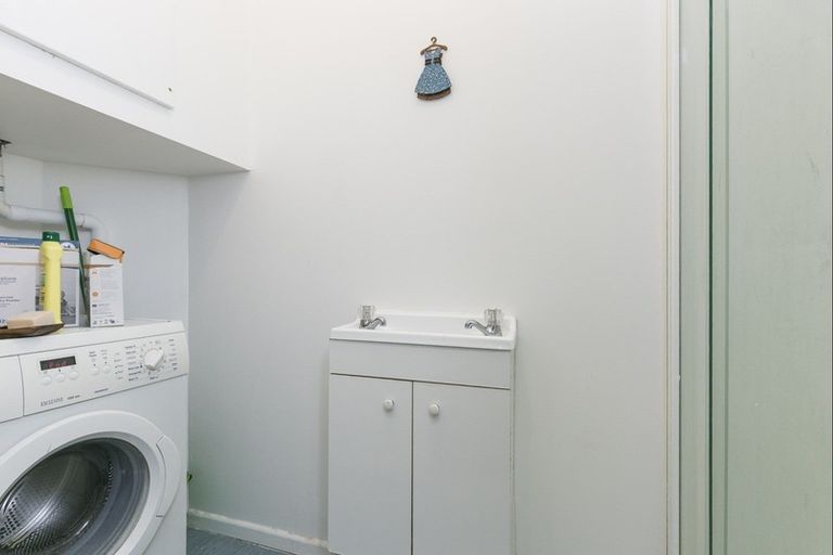 Photo of property in 5u7 Hopper Street, Mount Cook, Wellington, 6011