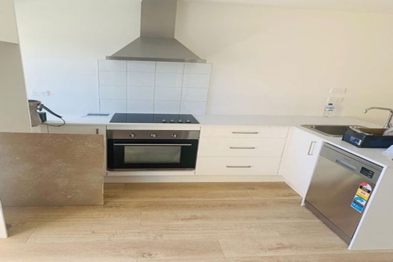 Photo of property in 7/6 South Pacific Place, Henderson, Auckland, 0612
