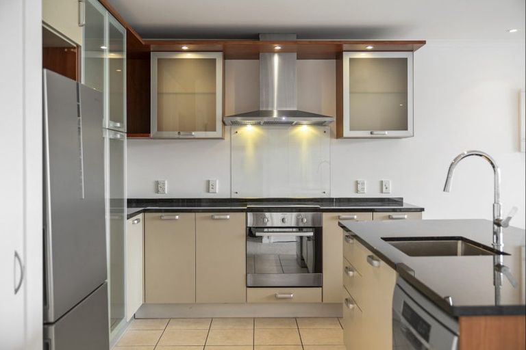 Photo of property in 314/136 Marine Parade, Mount Maunganui, 3116