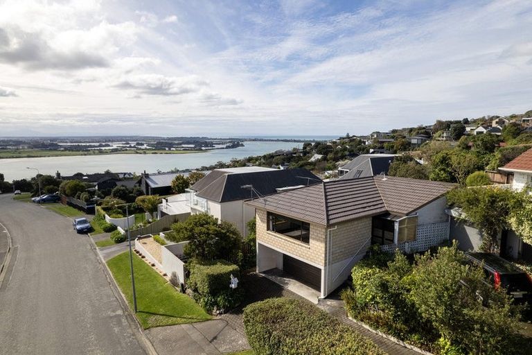Photo of property in 81 Cannon Hill Crescent, Mount Pleasant, Christchurch, 8081
