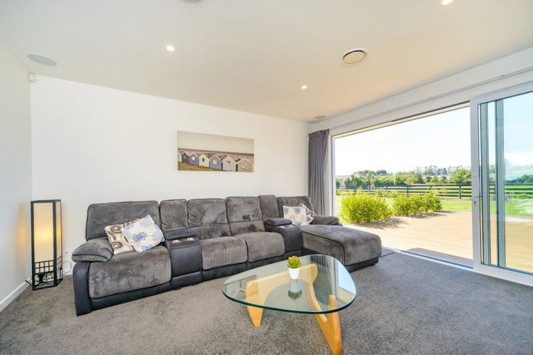 Photo of property in 33 Hartwell Drive, Kelvin Grove, Palmerston North, 4470