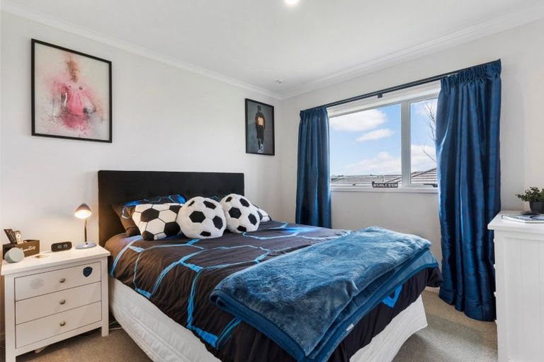 Photo of property in 19 Parkgrove Crescent, Pokeno, 2402