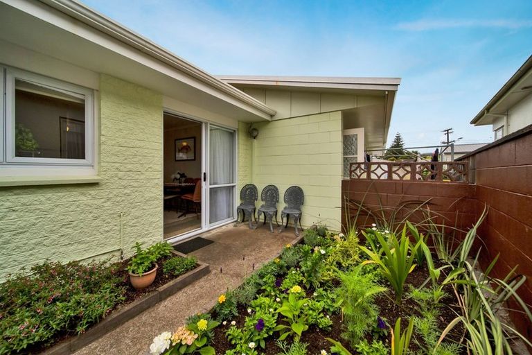 Photo of property in 93b Tukapa Street, Westown, New Plymouth, 4310