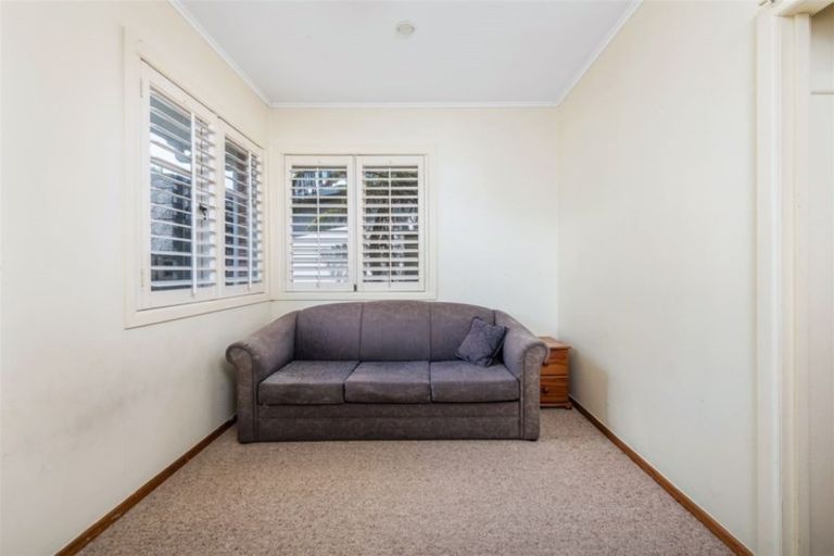 Photo of property in 9 Paton Avenue, Te Atatu South, Auckland, 0610