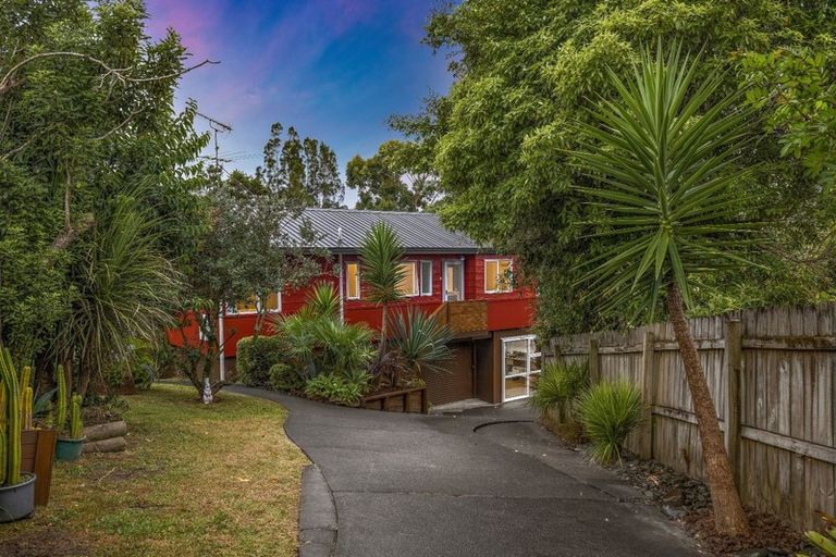 Photo of property in 12 Lowell Place, Massey, Auckland, 0614