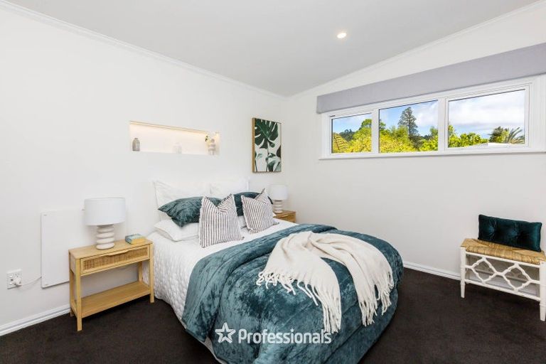 Photo of property in 6 Fendalton Crescent, Pinehaven, Upper Hutt, 5019
