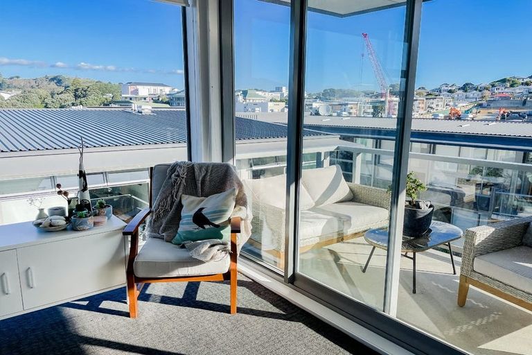 Photo of property in Revolucion Apartments, 405n/28 Torrens Terrace, Mount Cook, Wellington, 6011