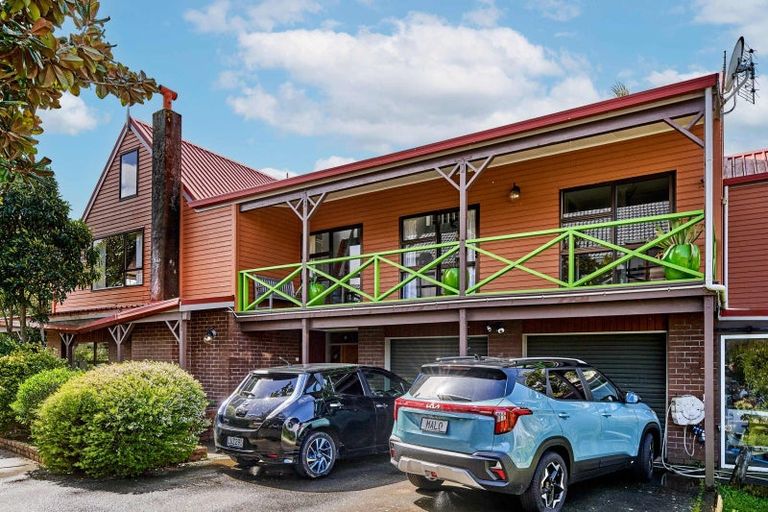 Photo of property in 18 Solander Place, Whitby, Porirua, 5024