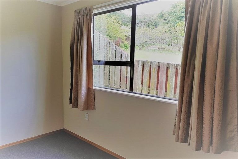 Photo of property in 37 Postgate Drive, Whitby, Porirua, 5024