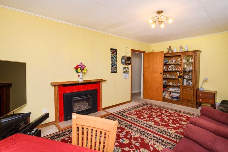 Photo of property in 7 Exeter Crescent, Takaro, Palmerston North, 4412
