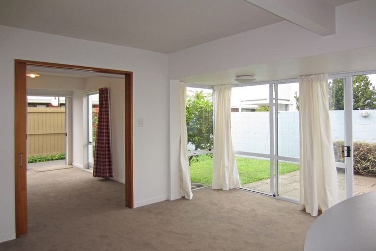 Photo of property in 2/511 Durham Street North, St Albans, Christchurch, 8014