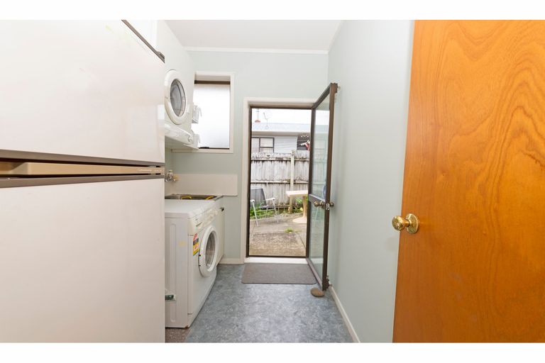 Photo of property in 1/55 Colwill Road, Massey, Auckland, 0614
