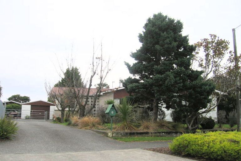 Photo of property in 4 Gebbie Road, Taradale, Napier, 4112