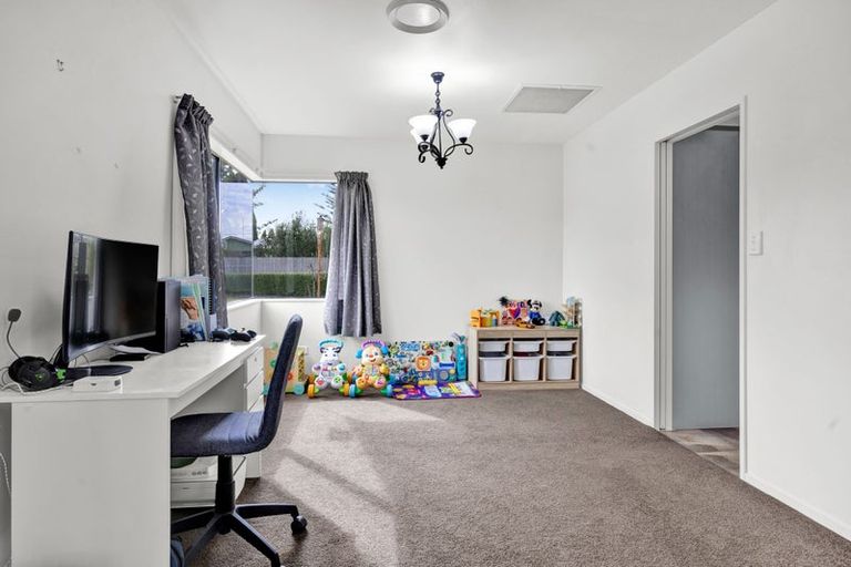 Photo of property in 3 Beech Place, Hawera, 4610