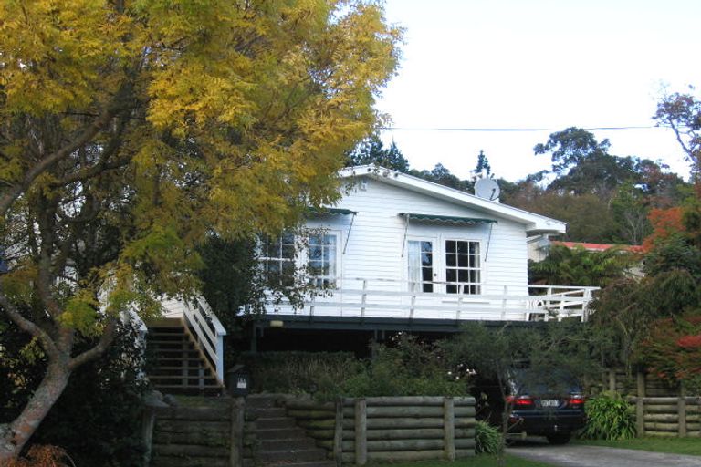 Photo of property in 12a Chatsworth Road, Silverstream, Upper Hutt, 5019