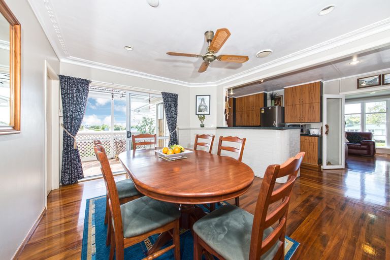 Photo of property in 16 Kereru Street, Henderson, Auckland, 0612