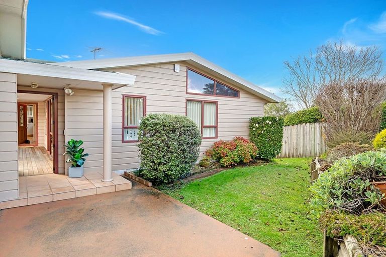 Photo of property in 8 Princess Maria Place, Massey, Auckland, 0614