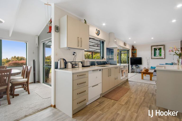 Photo of property in 117 Athenree Road, Athenree, Katikati, 3177