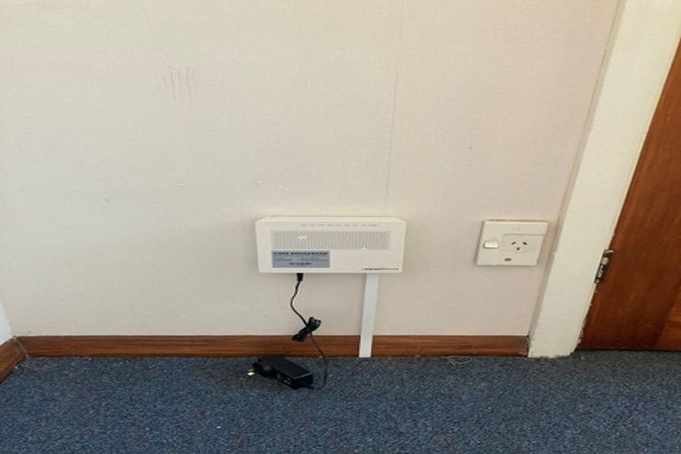 Photo of property in 35 Cumnor Terrace, Woolston, Christchurch, 8023