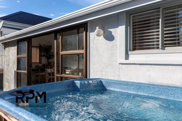 Photo of property in 21 Gilbert Street, New Plymouth, 4310