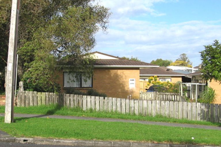 Photo of property in 2-6 Imelda Road, Te Atatu Peninsula, Auckland, 0610
