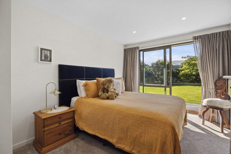 Photo of property in 17 Awa Toru Drive, Fairfield, Dunedin, 9018