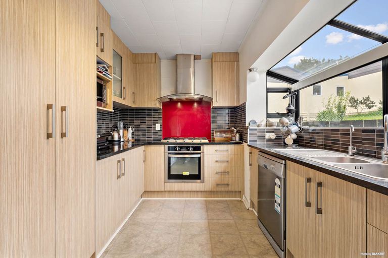 Photo of property in 74 Priestley Drive, Bucklands Beach, Auckland, 2014