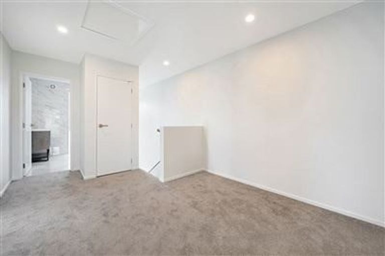 Photo of property in 24c Pipitea Place, Massey, Auckland, 0614