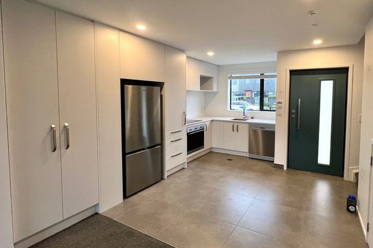 Photo of property in 40 Cessna Crescent, Mangere, Auckland, 2022
