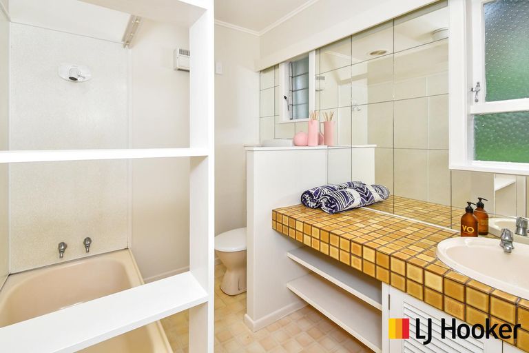 Photo of property in 2c Trosk Place, Waiuku, 2123