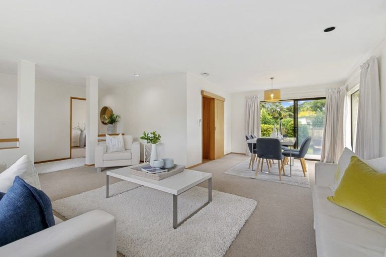 Photo of property in 33 Uppingham Crescent, Hillcrest, Auckland, 0627