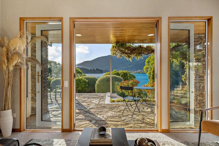 Photo of property in 45 Bay View Road, Kelvin Heights, Queenstown, 9300