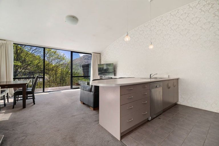 Photo of property in Elkridge Apartments, 12/64 Marina Drive, Frankton, Queenstown, 9300