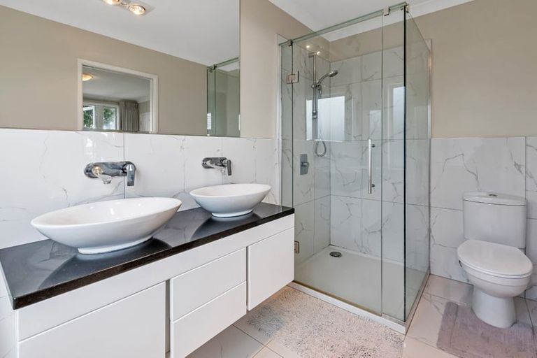 Photo of property in 22 Karoro Road, One Tree Point, 0118