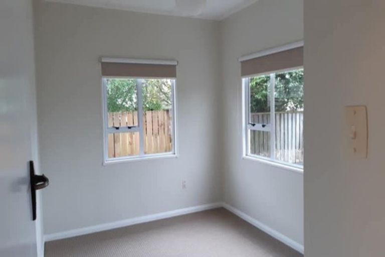 Photo of property in 26 Paynters Avenue, Strandon, New Plymouth, 4312