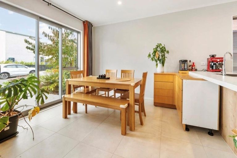 Photo of property in 10 Ringa Matau Road, Hobsonville, Auckland, 0616