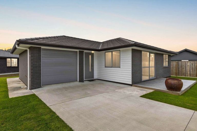 Photo of property in 35 Oldfield Lane, Marton, 4710